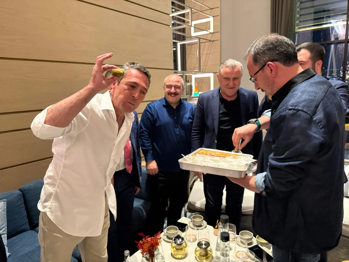 Ali Koç’a Final Öncesi Tatlı Sürpriz: Baklava İkramı