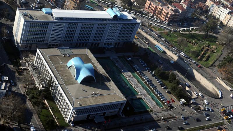 CHP’li Belediyelere Yönelik Yolsuzluk Operasyonu Büyüyor: 47 Gözaltı Kararı!