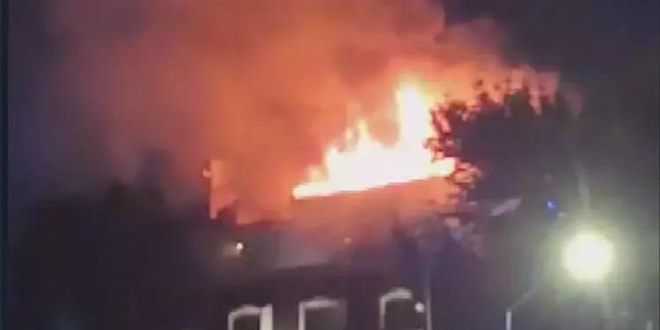 Kadıköy’de yangın son dakika neresi yanıyor