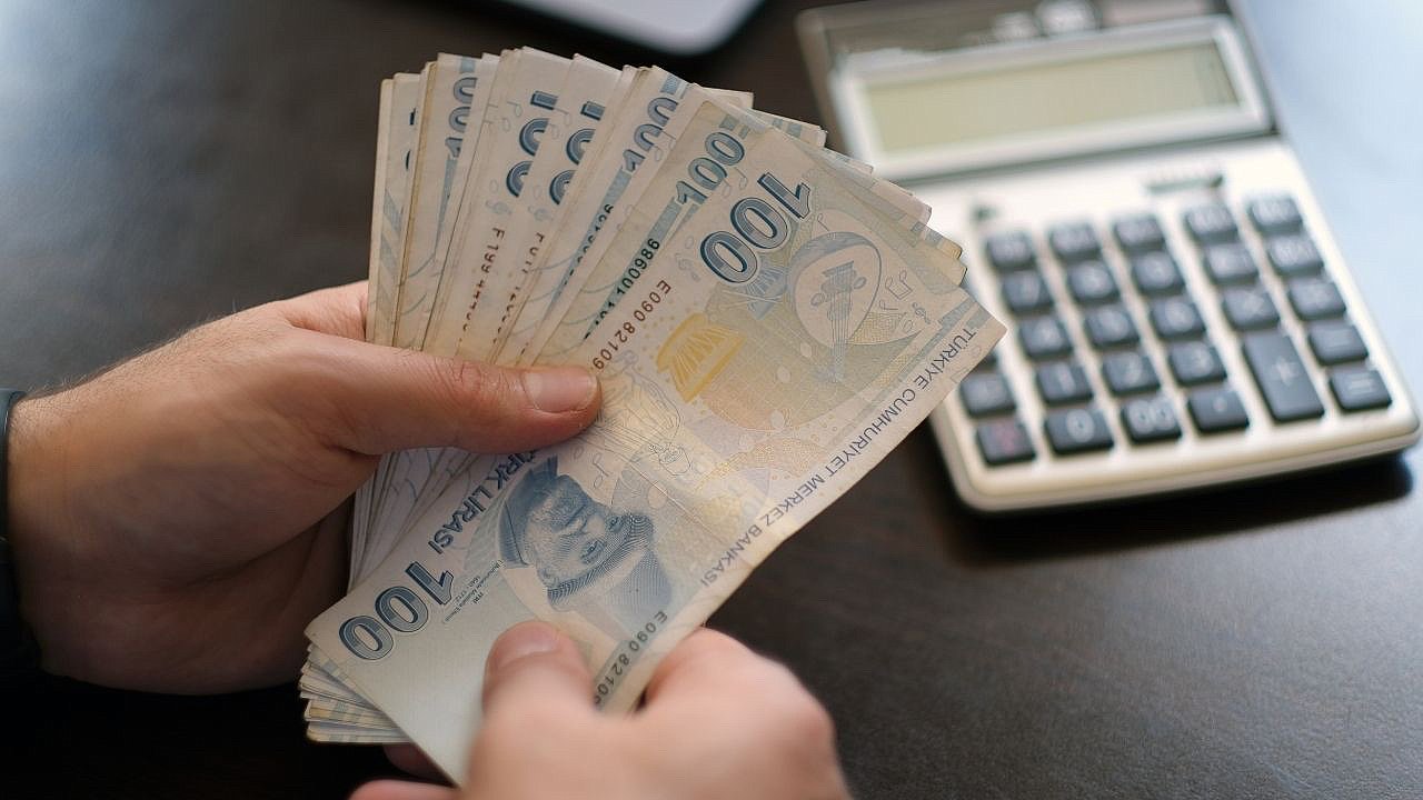 En Düşük Emekli Maaşı İçin Zam Sinyali: 17 Bin TL’yi Aşabilir