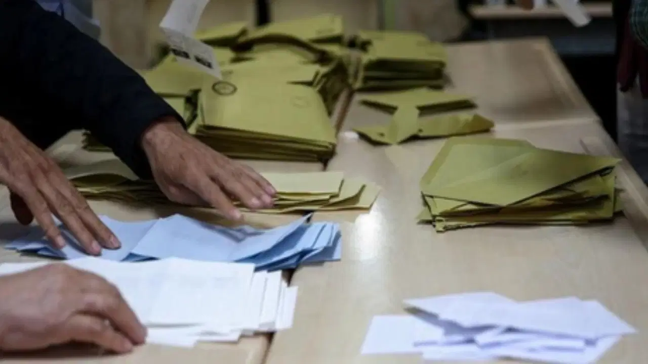 SONAR’dan Yeni Seçim Anketi: CHP Farkı Açtı, DEM Parti Sürprizi