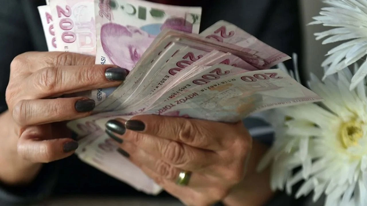 Ev Kadınlarına Emeklilik Müjdesi: Devlet Destekli Yeni Model Geliyor