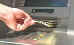 Bankacılıkta şube sayısı azalırken ATM sayısı yükseldi